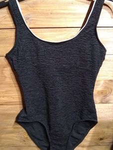 Mainstream One-piece